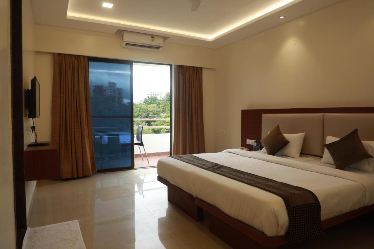 Serenity By Monarch, Baner Pune Meribel Village Exterior photo